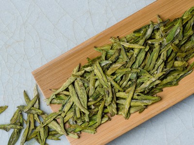 【2019头采茶】顶峰 西湖龙井  绿茶 一级250g 牛皮纸包茶图2