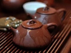 紫砂壶该如何清洗？养壶要用茶叶浸泡吗？
